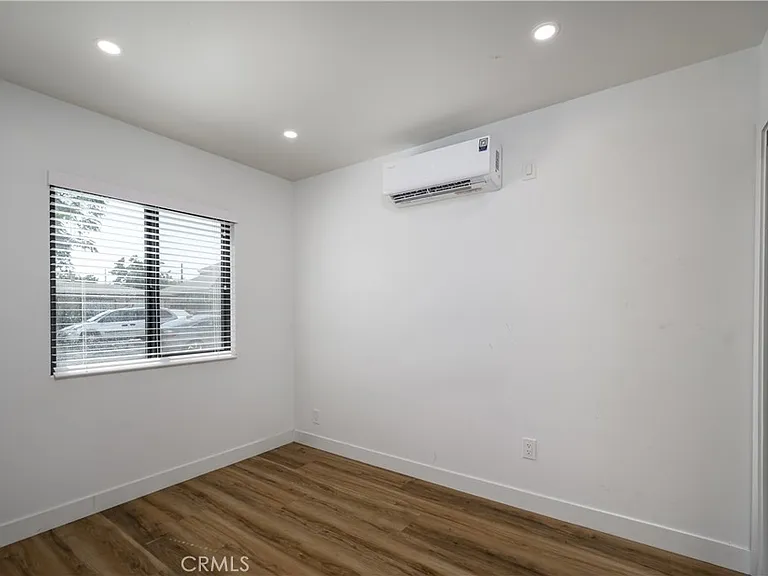 918 N Enid Ave — Photo 5
