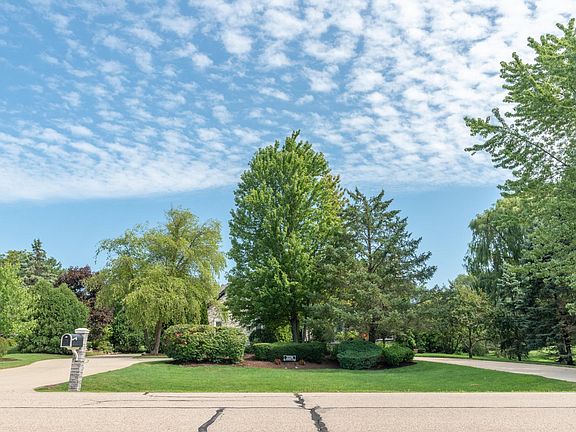 3rd image of 22236 W Thornridge Dr