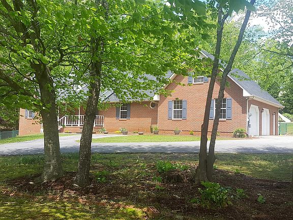 2nd image of 811 Lakeland Dr