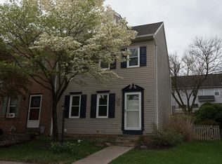 216 Heatherwood Dr, Ephrata, PA 17522