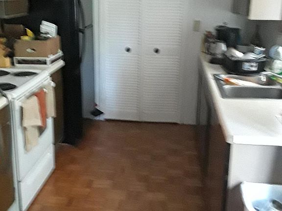 4th image of 113 Robert St #117B