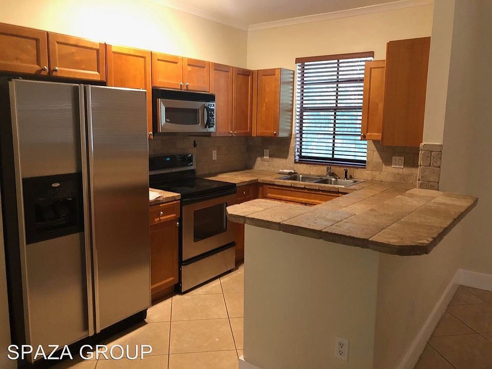 1st image of 2819 Coconut Ave
