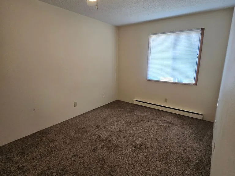 2100 Grand Ave — Photo 21