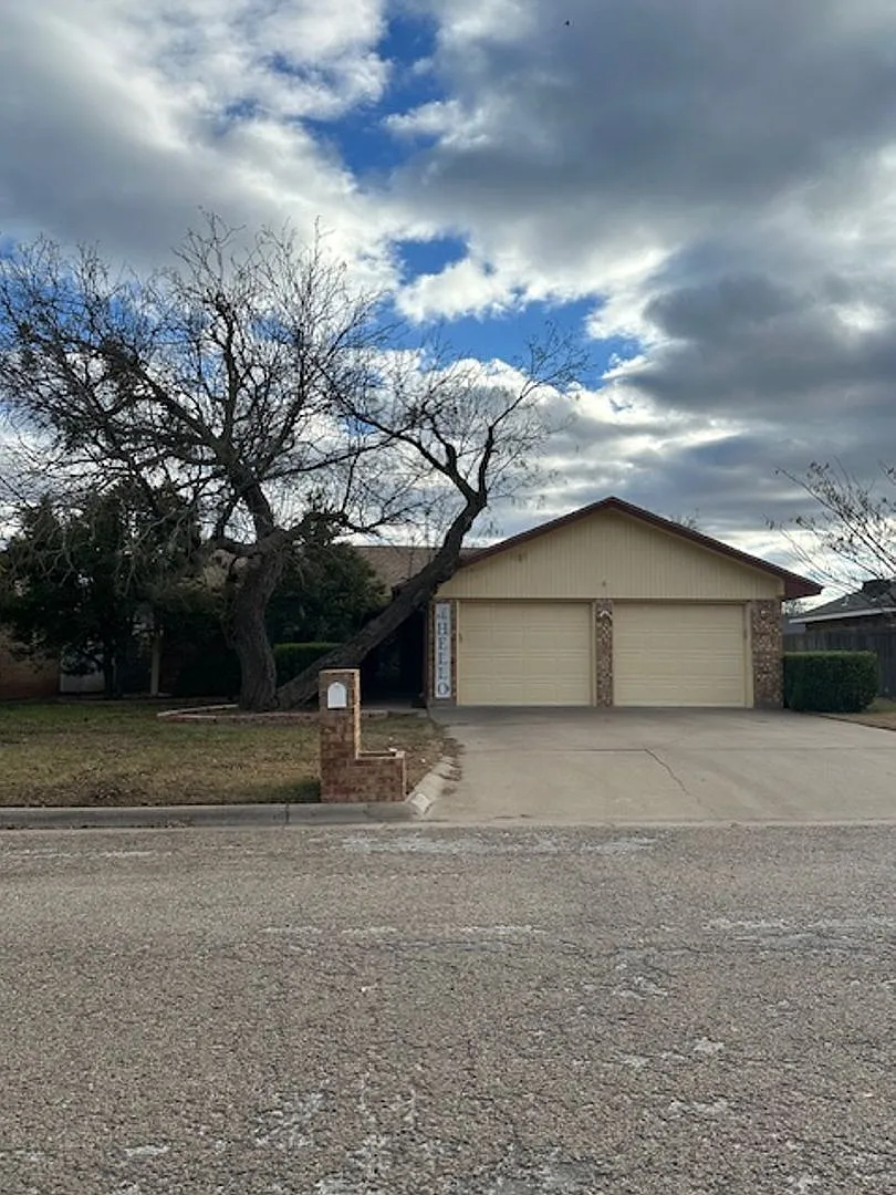 1549 Sir Thopas Ct — Photo 1