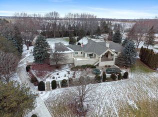 2477 Apple Creek Ct, De Pere, WI 54115