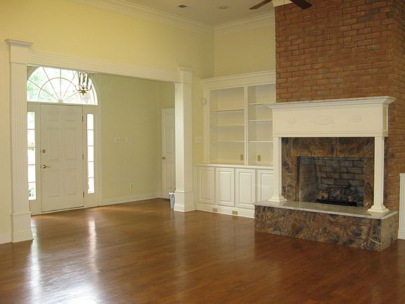 4th image of 900 W Main St