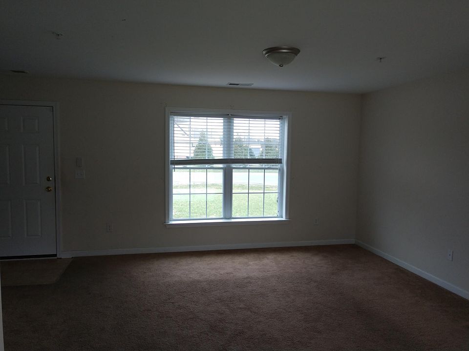 2nd image of 213 Moonglow Rd