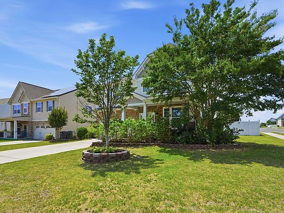 2nd image of 1121 Hope Springs Ln