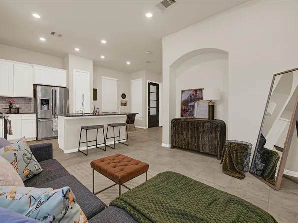 5104 Chapel Heights Dr, Houston, TX 77018