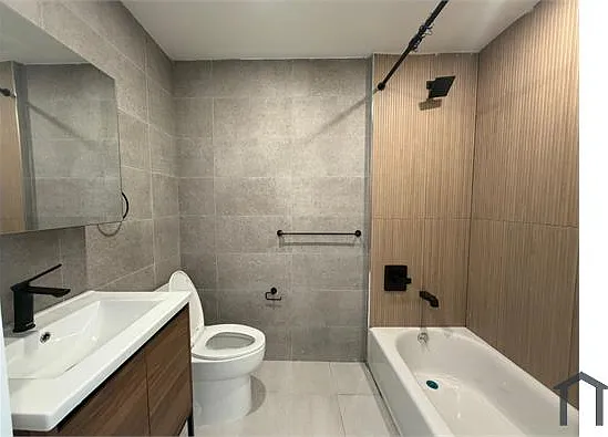 354 E 194th St #3C — Photo 6