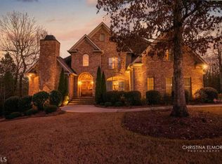 206 Freedom Dr, Forsyth, GA 31029
