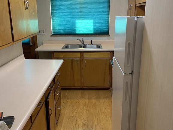 3rd image of 720 Fairlawn Dr