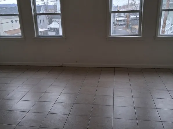 13 Prospect St, Wilkes Barre, PA 18702