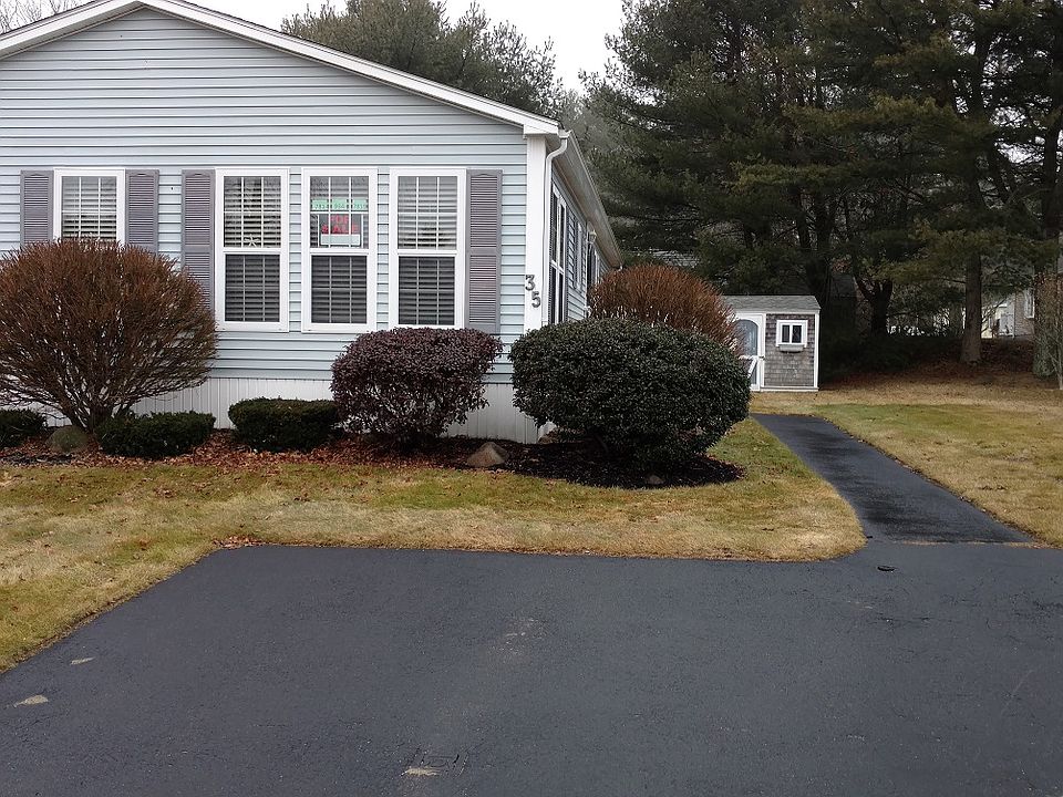 1st image of 35 Green Holly Dr