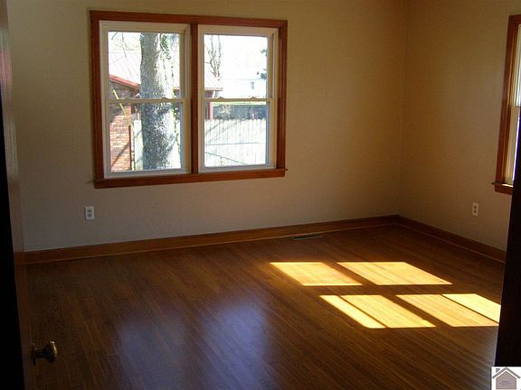 3rd image of 149 Lamb Dr