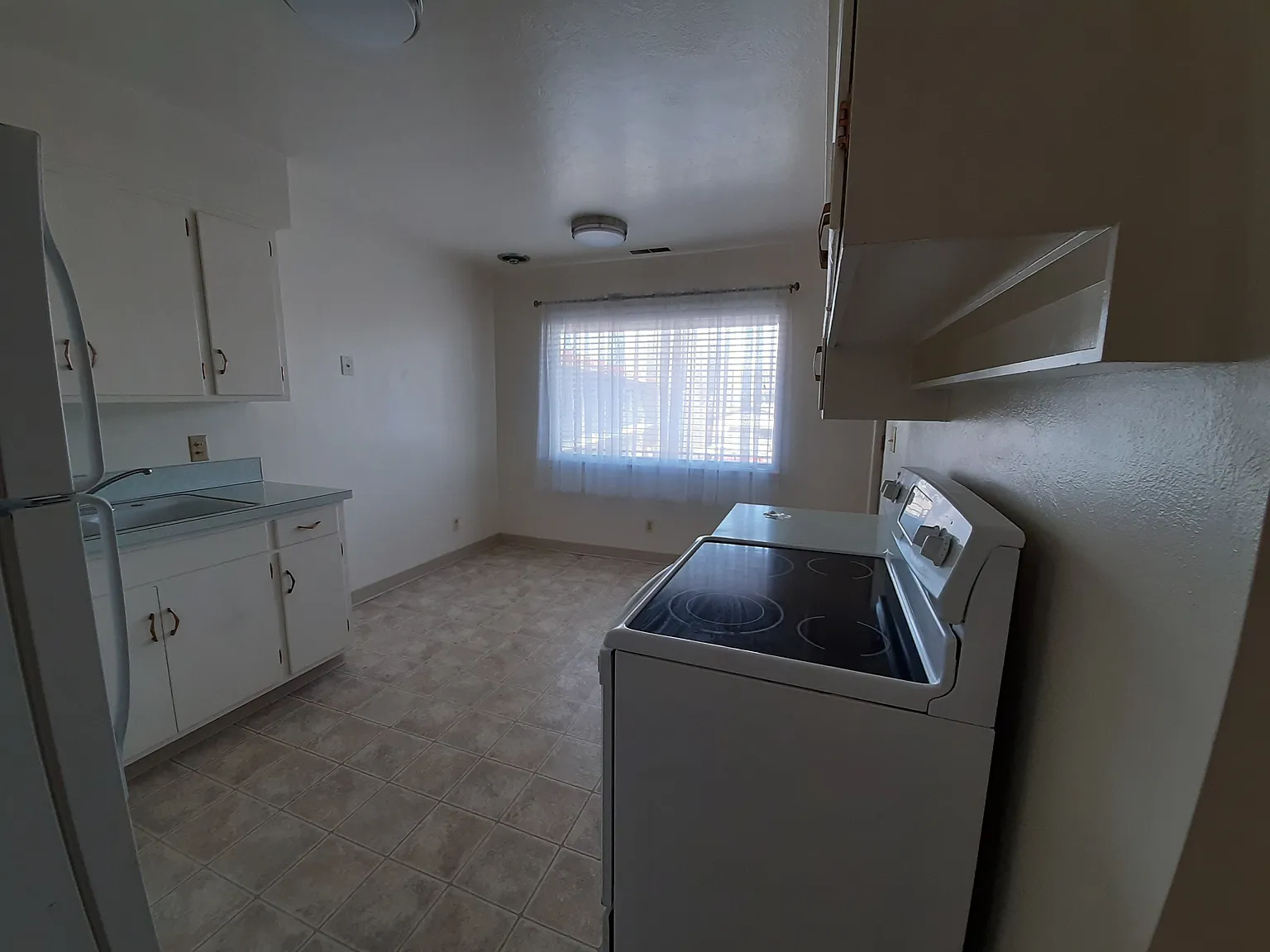 2 bed, 900 sqft, $900 — Photo 4