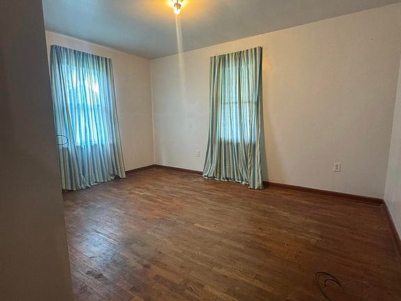 3rd image of 245 Riverside Dr