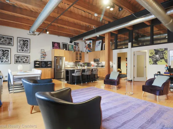 200 River Place Dr APT 29, Detroit, MI 48207