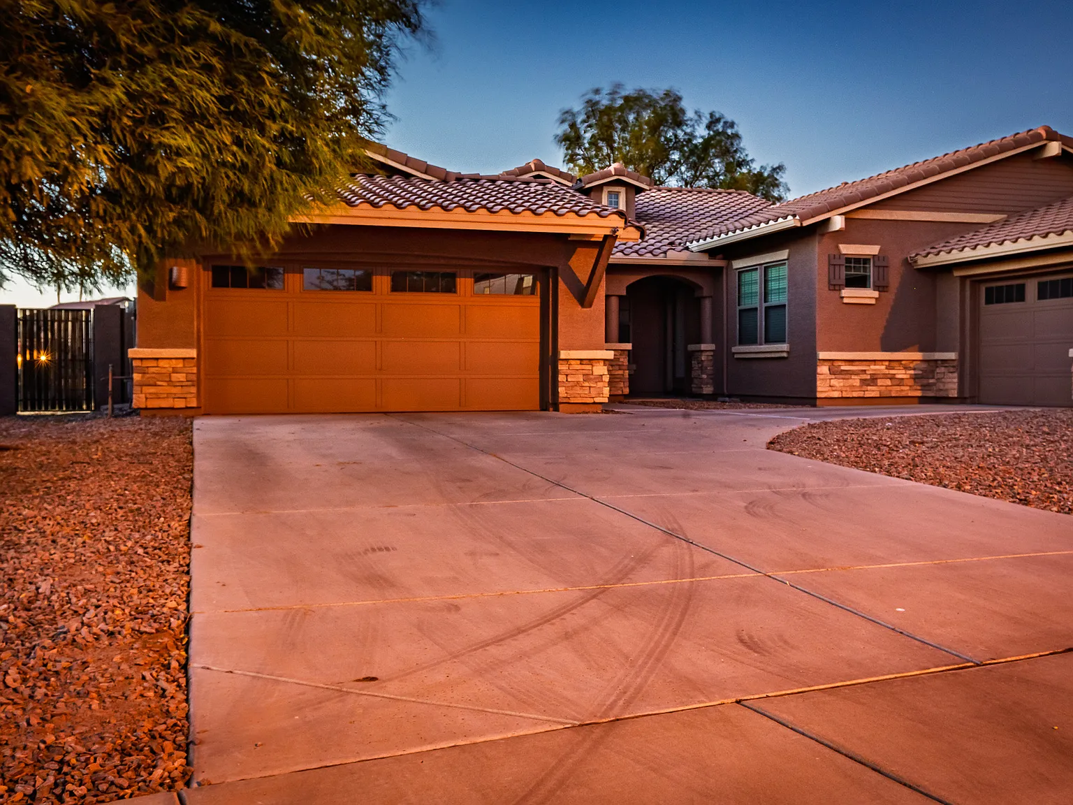 4 bed, 2899 sqft, $3,200 — Photo 3