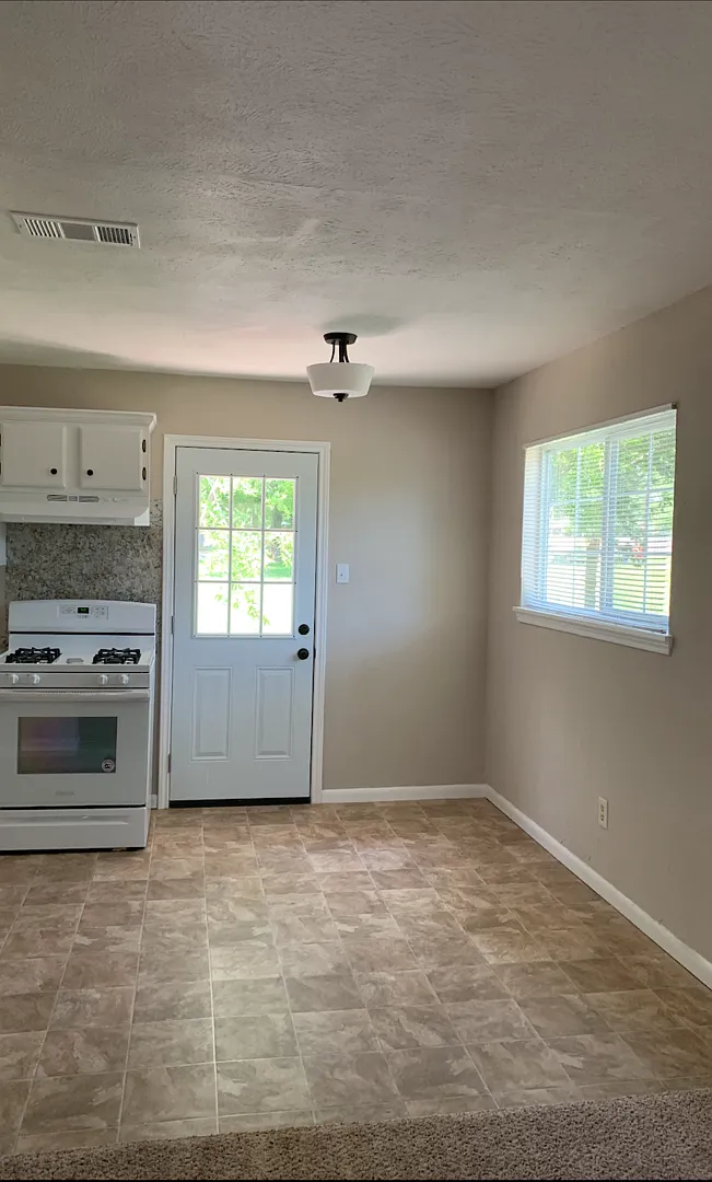 1221 Jones- House — Photo 3