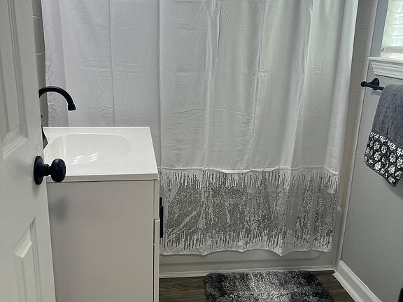 5th image of 1223 W 25th St #10