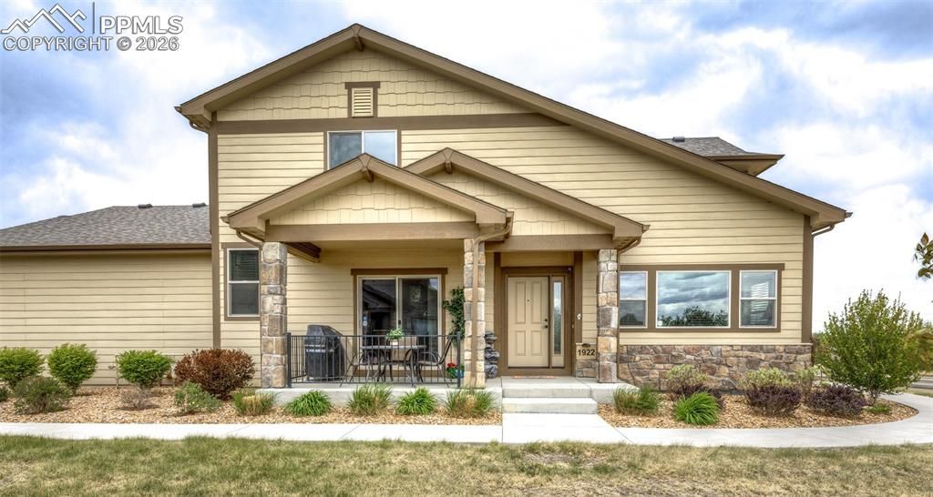 1922 Sunshine Peak Dr