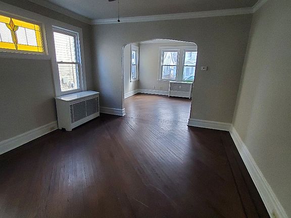 5th image of 10 Henry Pl Floor 1