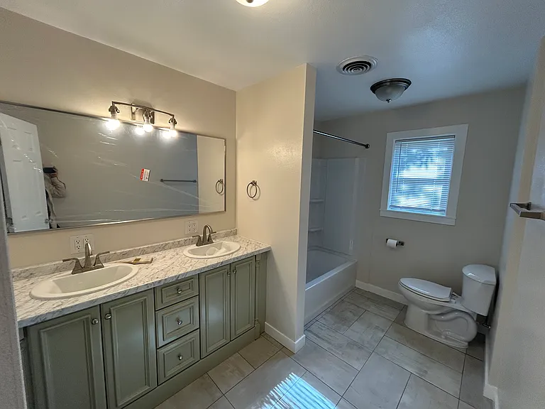 1005 Cherry Ave #1 — Photo 6