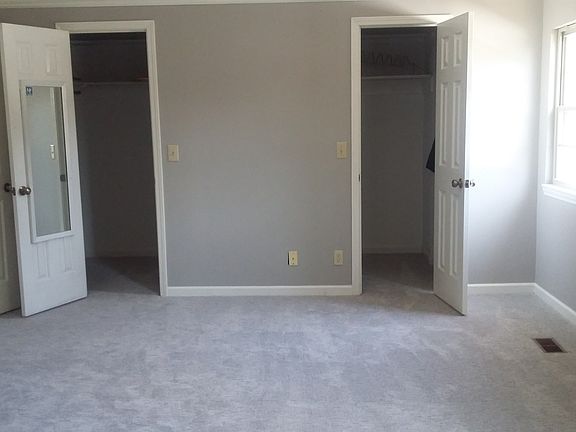 3rd image of 1002 E Northfield Blvd APT L-102