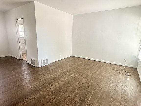 3rd image of 716 E 17th St APT C
