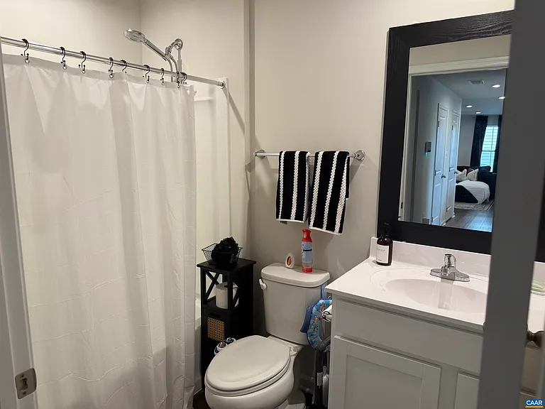 109 Walsh Ln — Photo 7