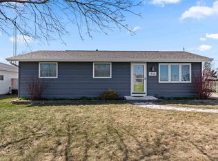 1146 Redwood Ln, Menasha, WI 54952