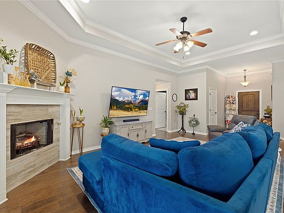 5th image of 707 Sedgwick Dr