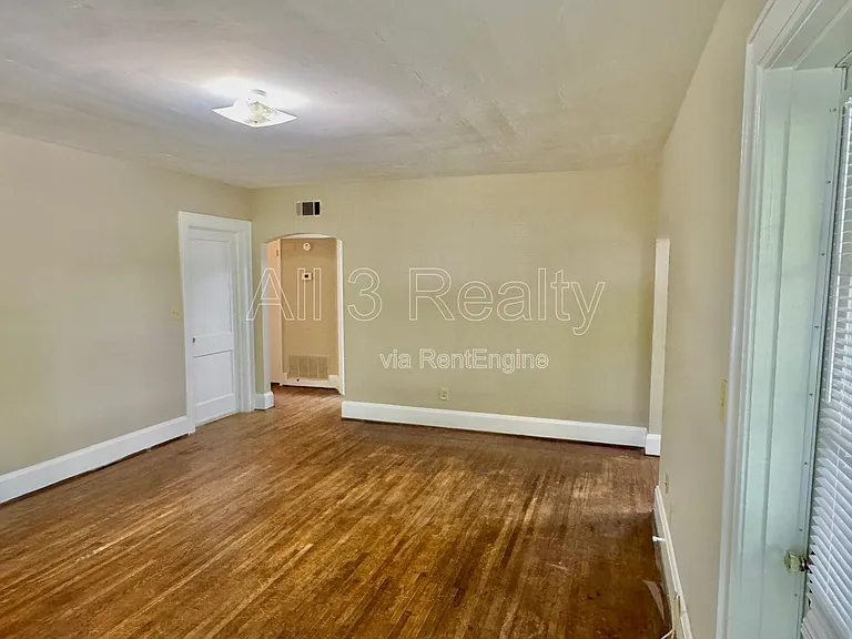 440 E Fairview Ave — Photo 8