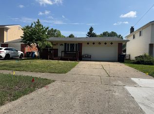32733 Hiveley St, Westland, MI 48186