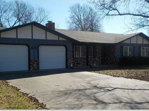 307 Centennial Ave, Coffeyville, KS 67337