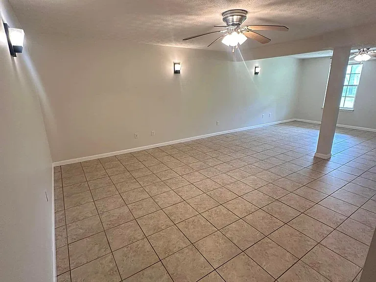 531 Hillcrest Dr #C — Photo 17