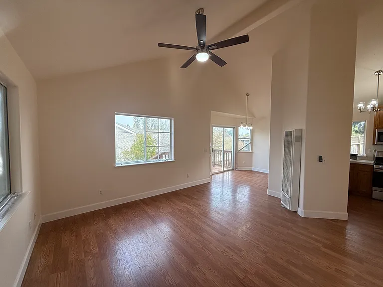 235 Katie Ln — Photo 2