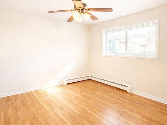 3rd image of 1404 W Estes Ave APT 5A