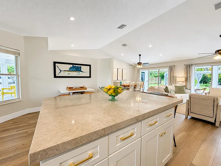 341 Suwanee Ave — Photo 22