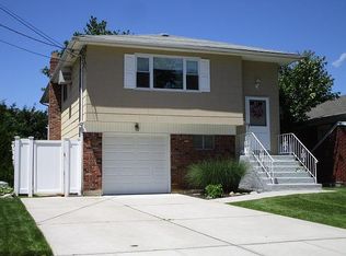 55 Chicago Ave, Massapequa, NY 11758