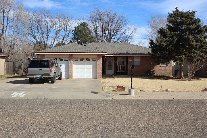 1st image of 220 Aspen St
