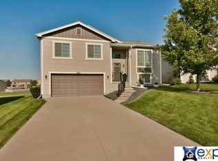 5912 S 187 Avenue Cres, Omaha, NE 68135