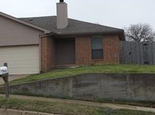 335 Sheri Ln, Hurst, TX 76053