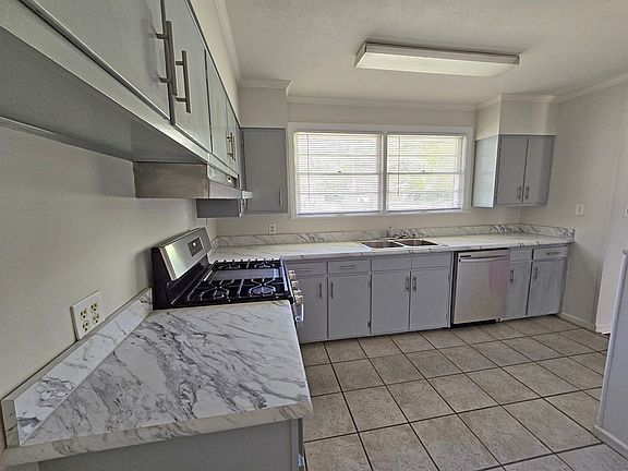 3rd image of 1107 McRee Dr