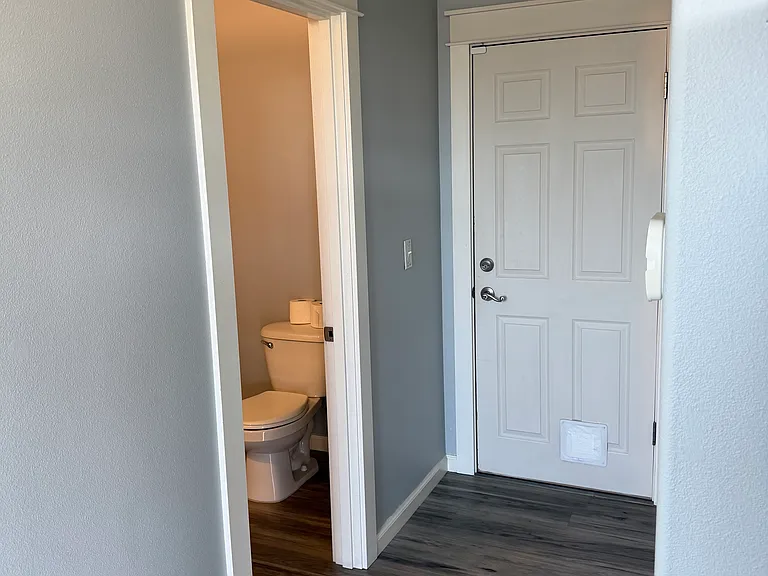 17202 NE 13th Ave — Photo 7