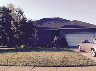 5915 Trappers Ridge Cir, Louisville, KY 40216