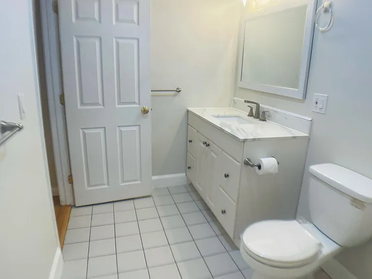259 W 5th St #2 — Photo 8