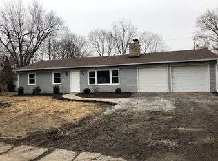 793 Fox River Rd, Valparaiso, IN 46385