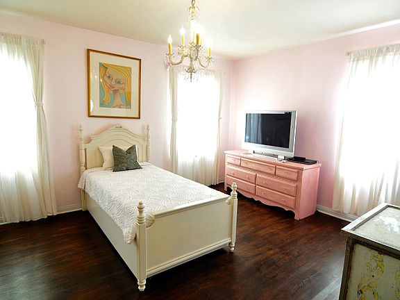 5th image of 1808 Laurel Canyon Blvd